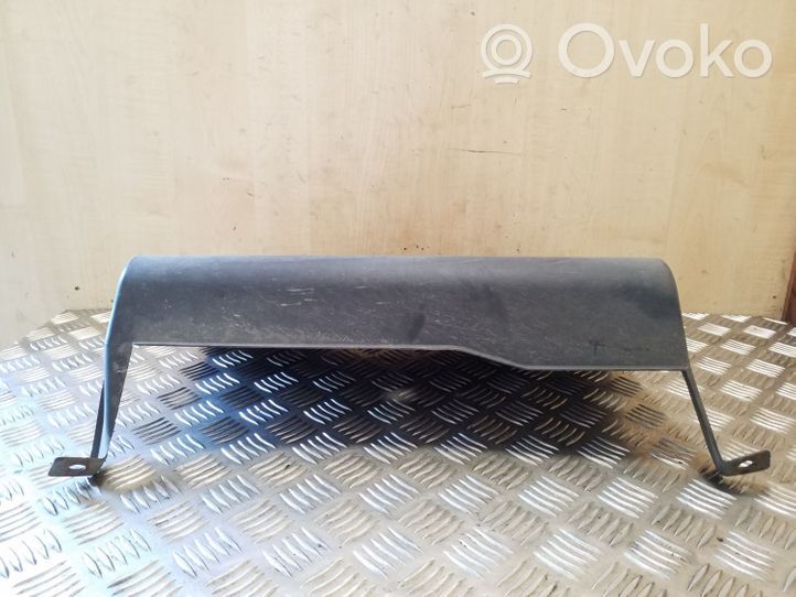 Volkswagen Golf IV Protección inferior del depósito de combustible 1J0825201A