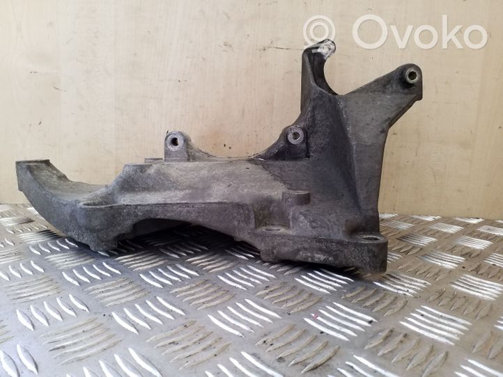 Volvo S40, V40 Support de générateur / alternateur 