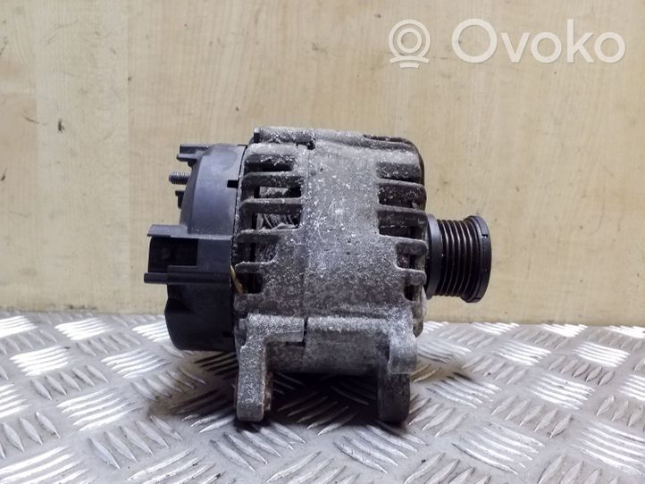 Volkswagen PASSAT B8 Generatore/alternatore 03L903023L