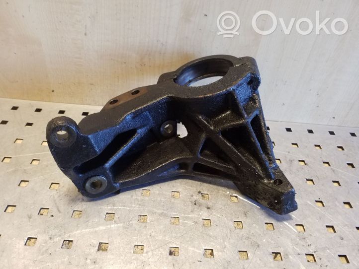 Volvo S70  V70  V70 XC Staffa del cuscinetto di supporto dell’albero di trasmissione 074189643