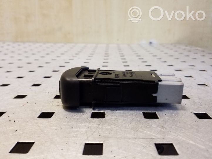 Opel Frontera B Hazard light switch M16328