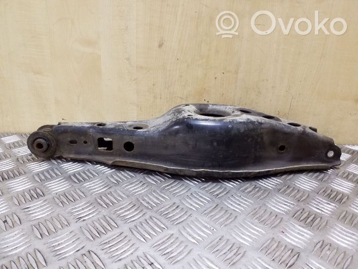 Toyota Avensis T270 Braccio di controllo sospensione posteriore superiore/braccio oscillante 