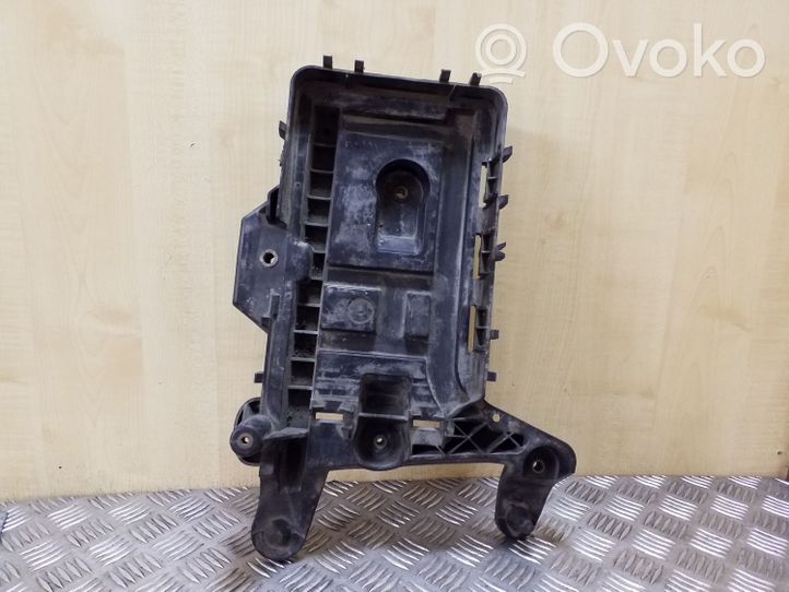 Volkswagen Golf V Vassoio batteria 1K0915333C