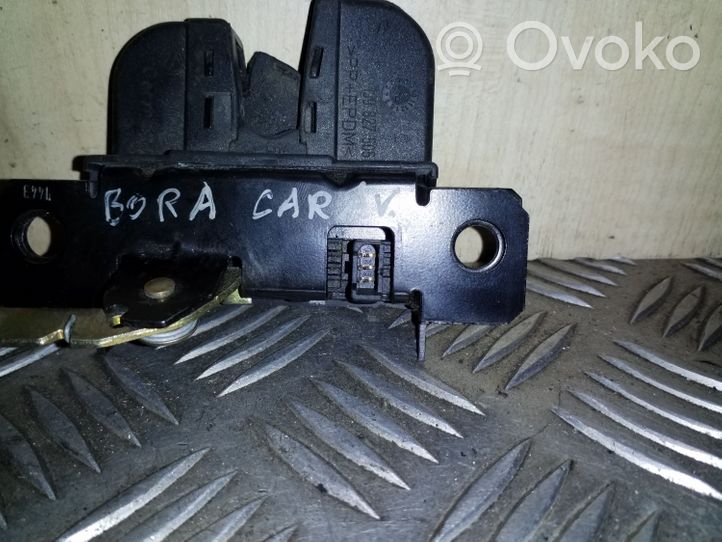 Volkswagen Bora Serrure de loquet coffre 1J9827505