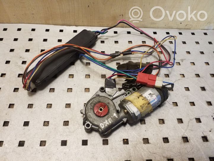 Opel Sintra Sunroof motor/actuator 22596817