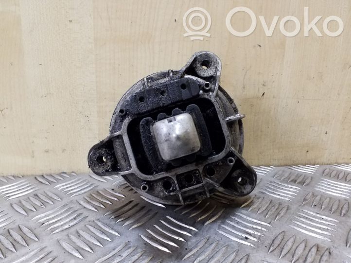 6785601 BMW 5 F10 F11 Engine mount bracket, 33.00 € | RRR