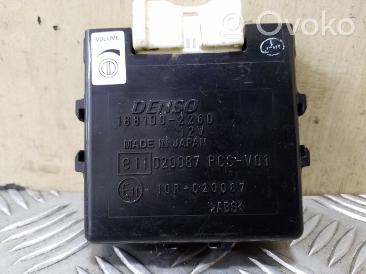 Toyota Avensis T220 Unité de commande, module PDC aide au stationnement 1881002260