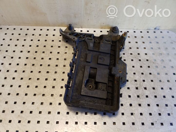 Audi A3 S3 8P Battery tray 1K0915333B