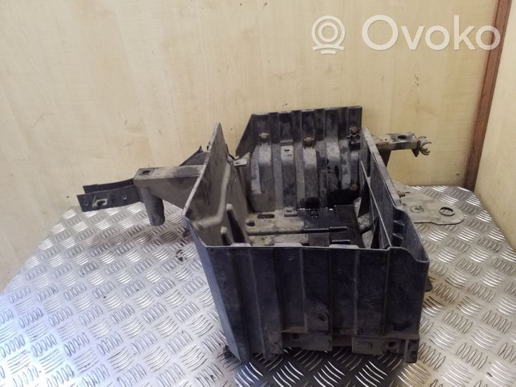 Renault Trafic II (X83) Support boîte de batterie 8200720386