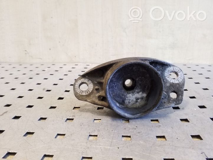 Skoda Octavia Mk2 (1Z) Staffa di rinforzo per l’ammortizzatore anteriore 3C0513353C