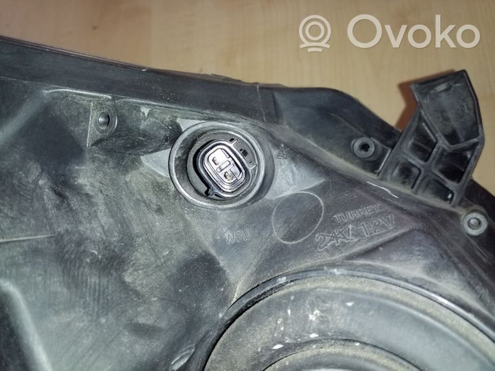 Toyota Verso Faro/fanale 811700F110