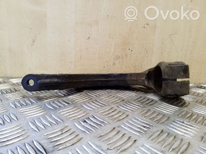 Audi A5 8T 8F Support d'amortisseur inférieur 8K0413K