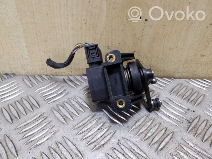 Mercedes-Benz ML W163 Acceleration sensor A0125423317