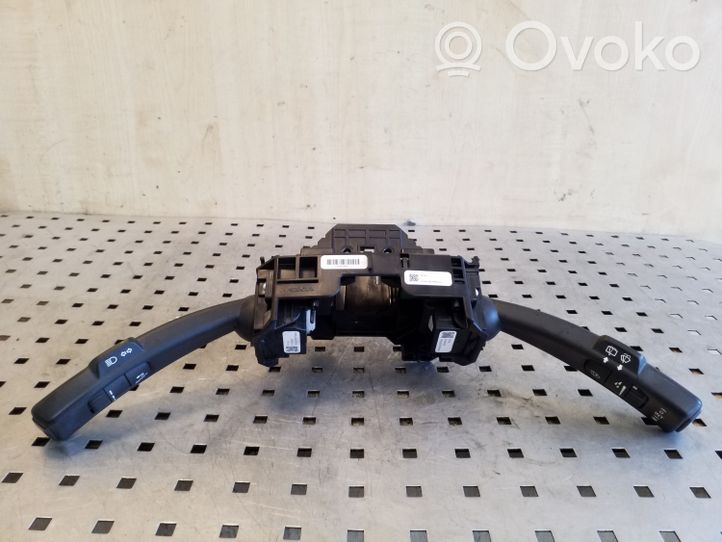 Volvo V40 Cross country Leva/interruttore dell’indicatore di direzione e tergicristallo 31394001