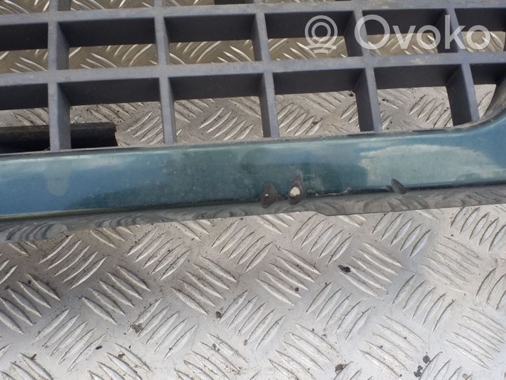 Opel Frontera A Grille calandre supérieure de pare-chocs avant 