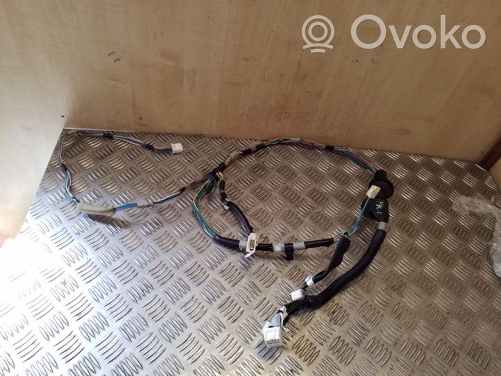 Toyota Corolla Verso AR10 Cableado de puerta delantera 821520F050G