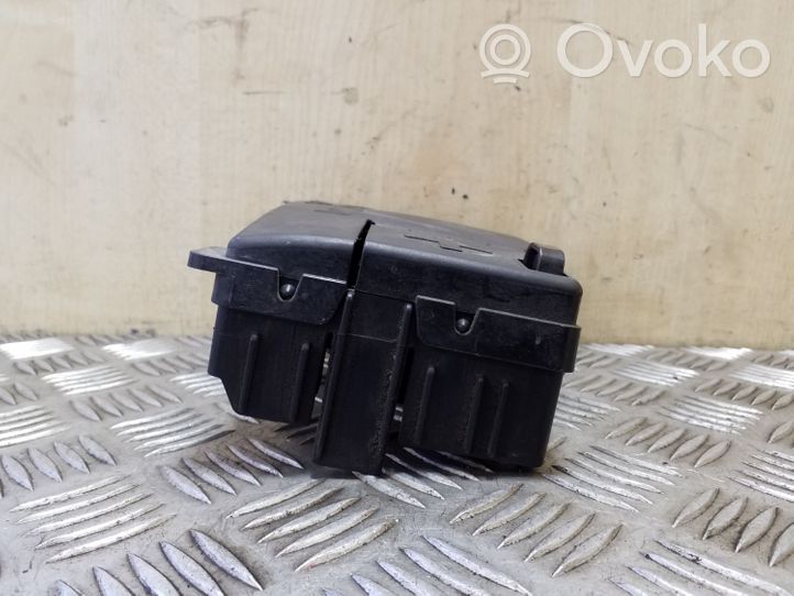 Opel Zafira C Fuse module 365927271