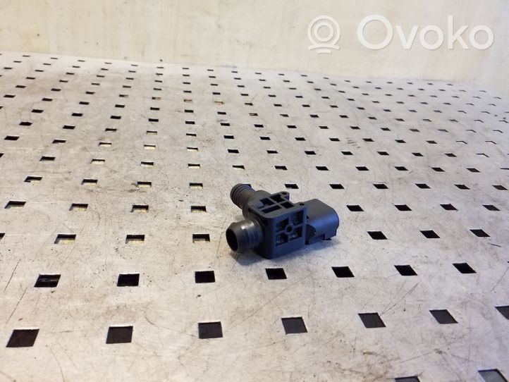 Opel Zafira C Valve vacuum 0265005321