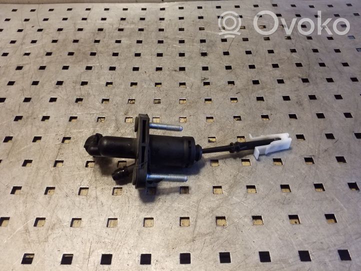 Opel Zafira C Główny cylinder sprzęgła 55561916