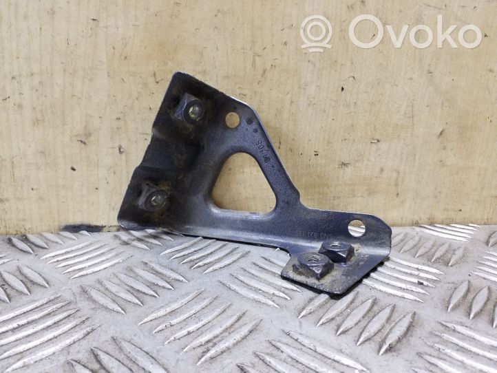 Volkswagen Tiguan Fender mounting bracket 5N0821135