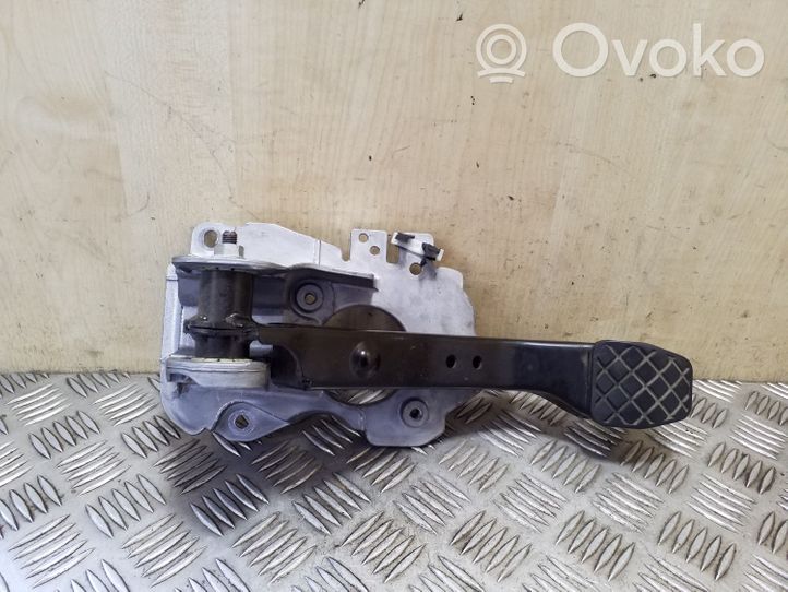 Volkswagen Tiguan Brake pedal 3C2721057G