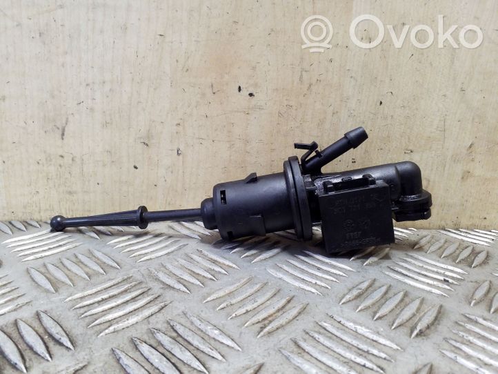 Volkswagen Tiguan Główny cylinder sprzęgła 3C0721388J