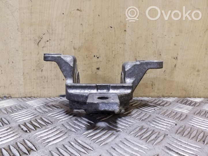Mitsubishi Outlander Gearbox mounting bracket 