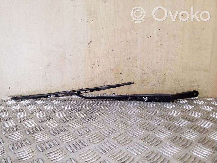 Opel Frontera B Front wiper blade arm 