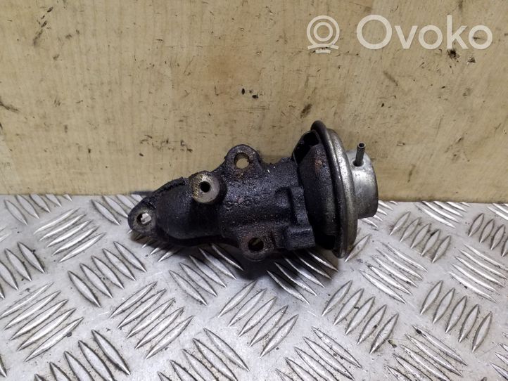 Toyota Avensis T220 EGR valve 1013970550