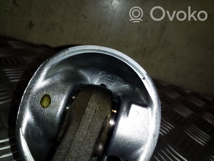 Volvo S60 Piston with connecting rod 