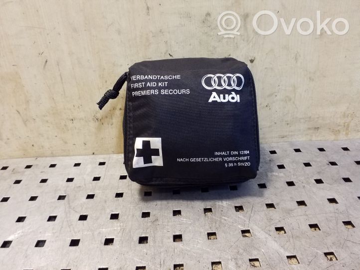 Audi Q5 SQ5 Kit di pronto soccorso 8J7860282