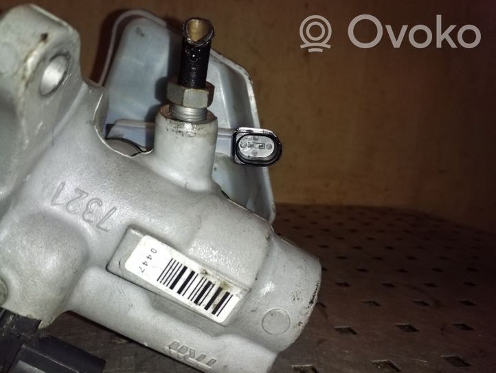 Volkswagen Touareg II Master brake cylinder 32667767