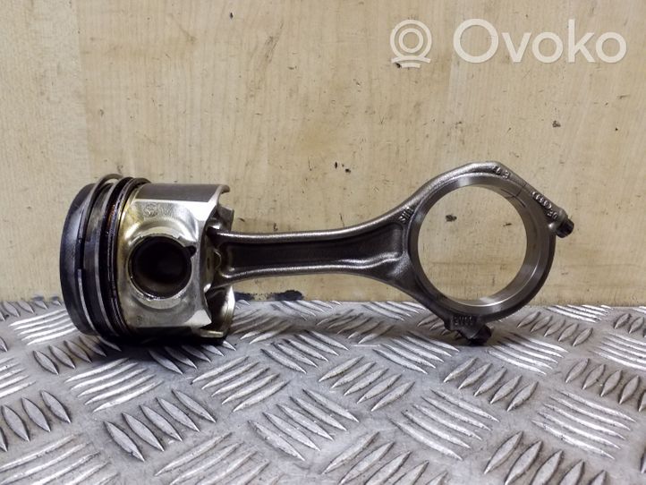 Volkswagen Touareg II Piston avec bielle 83L82