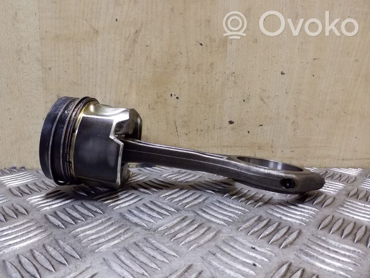 Volkswagen Touareg II Piston avec bielle 83L82