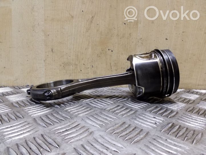 Volkswagen Touareg II Piston avec bielle 83L82