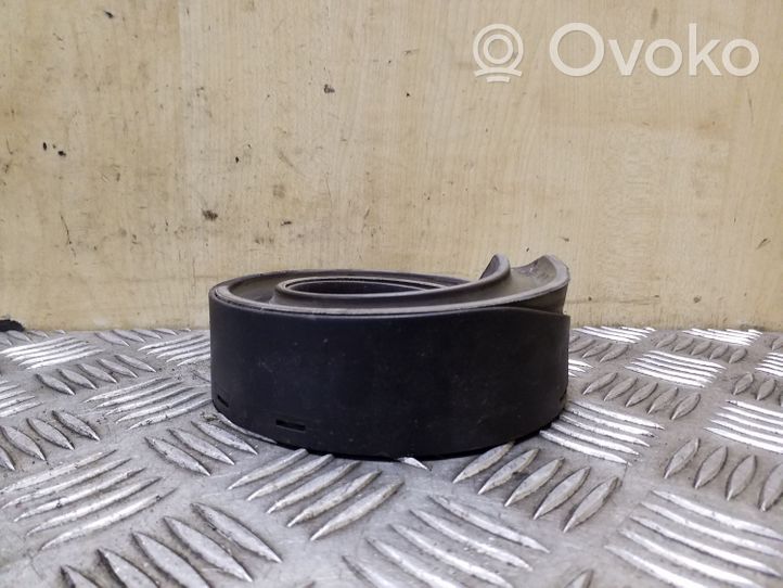 Volkswagen Touareg II Rear coil spring rubber mount 