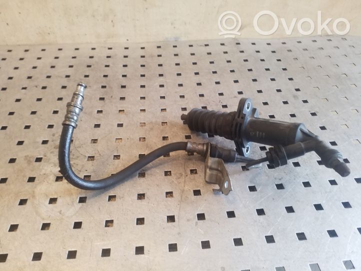 BMW 3 F30 F35 F31 Cylindre récepteur d'embrayage 136706