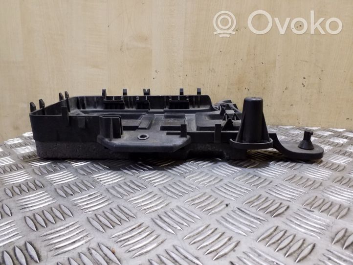 Volkswagen Sharan Battery tray 1K0915333H