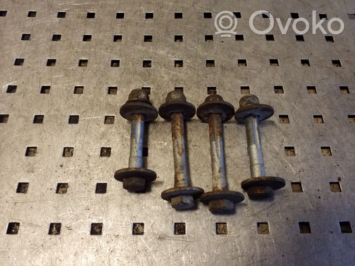 Volkswagen PASSAT B7 Rear suspension camber bolt 