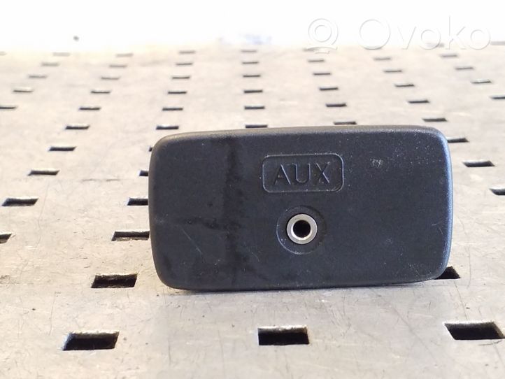 Subaru Forester SH Connettore plug in AUX 0201