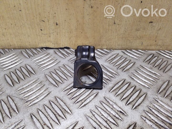 Honda CR-V Radiator mount bracket 