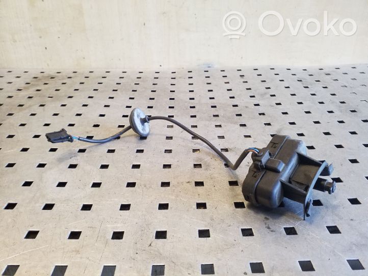 Volkswagen Tiguan Moteur de verrouillage trappe à essence 5N0810773D