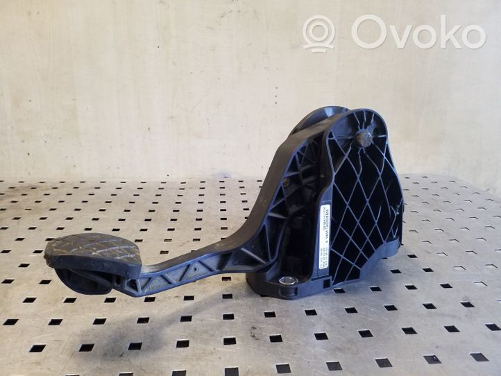 Volkswagen Tiguan Clutch pedal 3C2721059AS