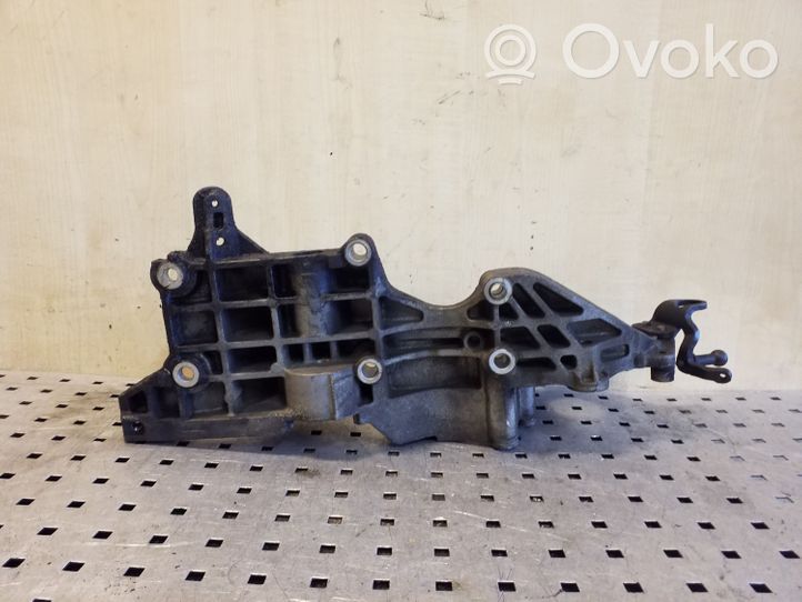 Volkswagen Tiguan Support de générateur / alternateur 03L903143D