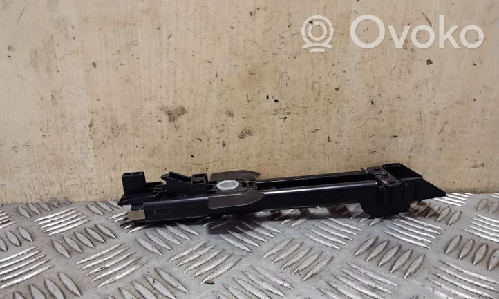 Volkswagen Touareg I Rail de réglage hauteur de ceinture de sécurité 7L0857819J