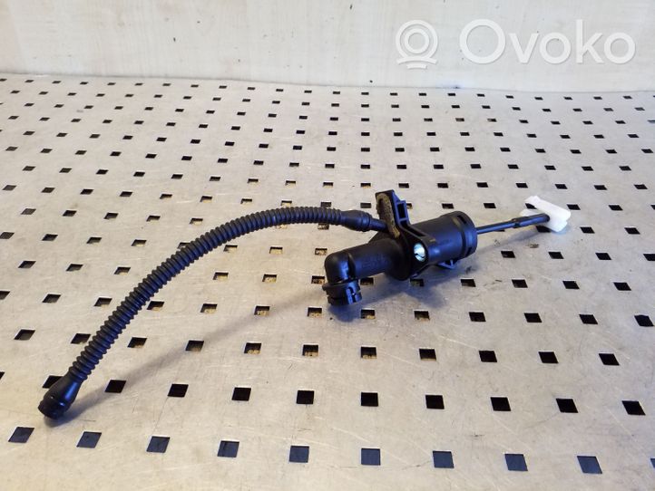 Volkswagen Polo IV 9N3 Clutch master cylinder 6Q0721388