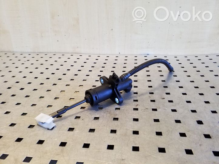 Volkswagen Polo IV 9N3 Clutch master cylinder 6Q0721388