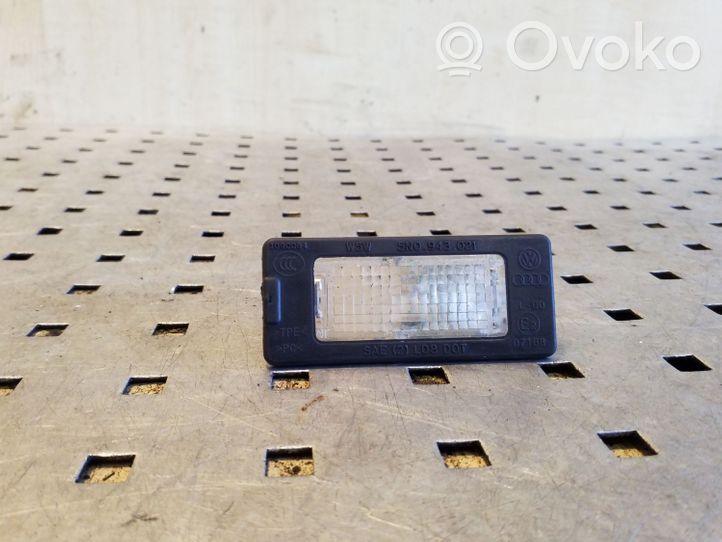 Volkswagen Sharan Lampa oświetlenia tylnej tablicy rejestracyjnej 5N0943021