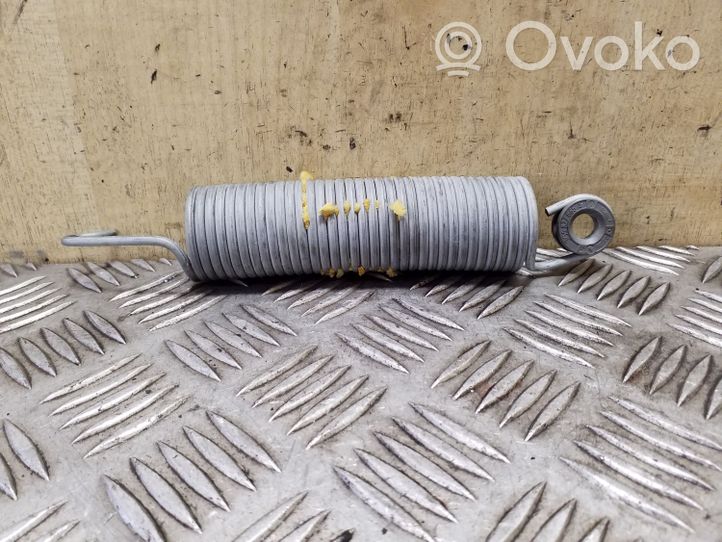 Volkswagen PASSAT B8 Tailgate/trunk/boot tension spring 