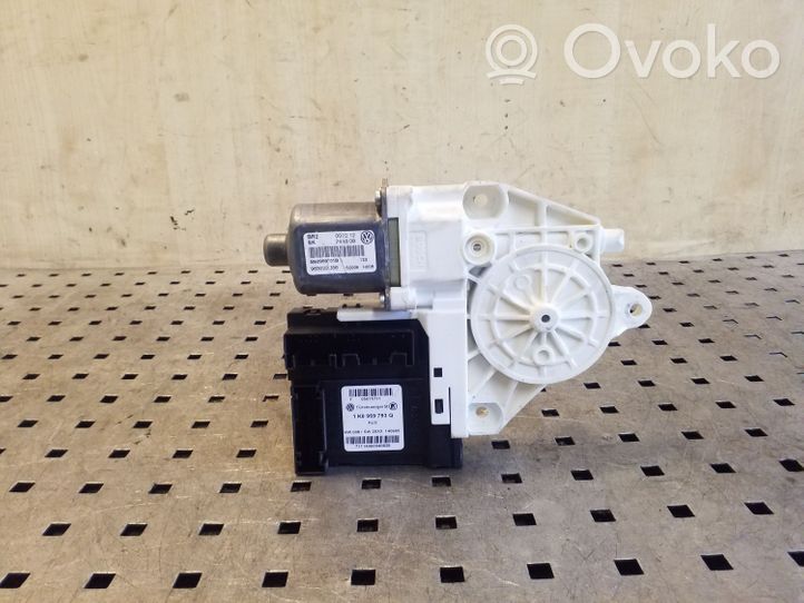 Volkswagen Tiguan Moteur de lève-vitre de porte avant 5N0959701B